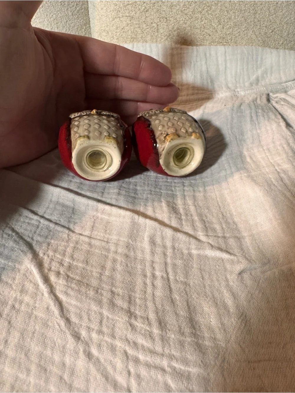 Red Owl Ceramic Salt and Pepper Shaker Set - Kitchen Decorative Seasoning Pair